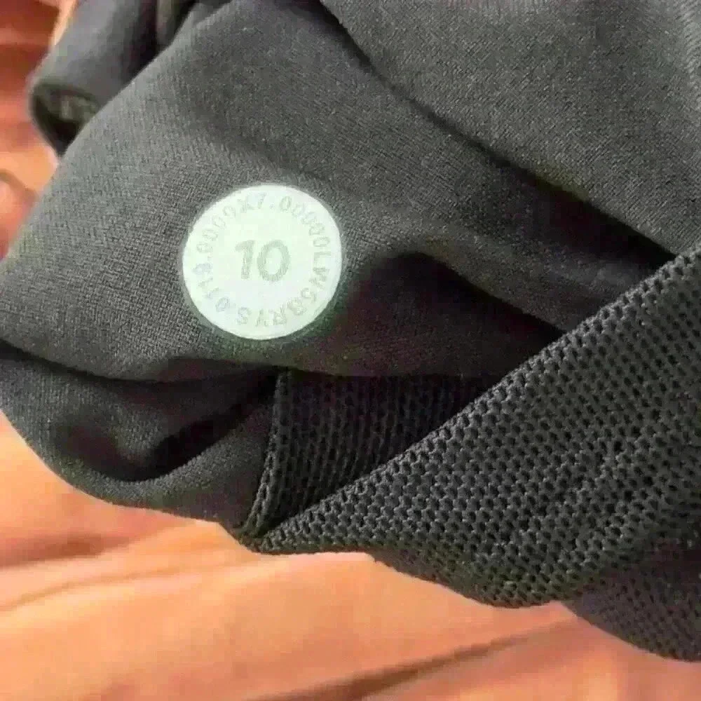 Lululemon Balzo Jogger *lululemon lab, Canyon Rock, Sz10, GUC, 2 small bleach sp - Picture 8 of 10